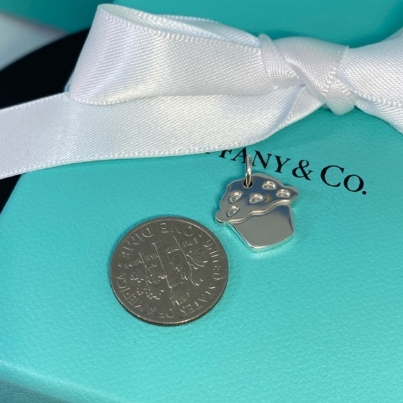 Tiffany & Co Silver Love Muffin Pendant Necklace NEW - Picture 2 of 5